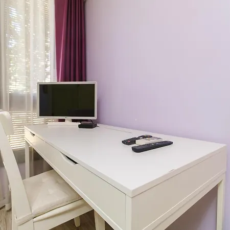 Riverside 2-bedroom Lejlighed